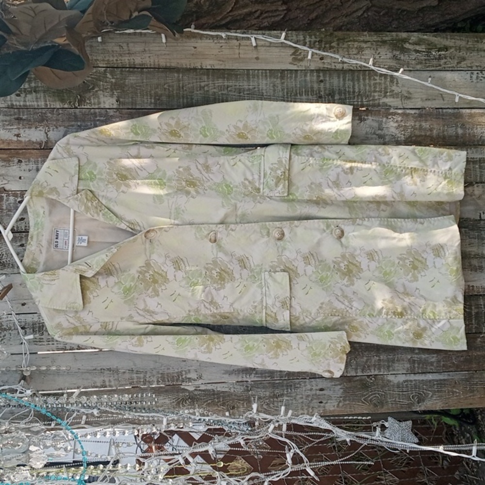 OLD NAVY GREEN FLORAL FITTED JACKET